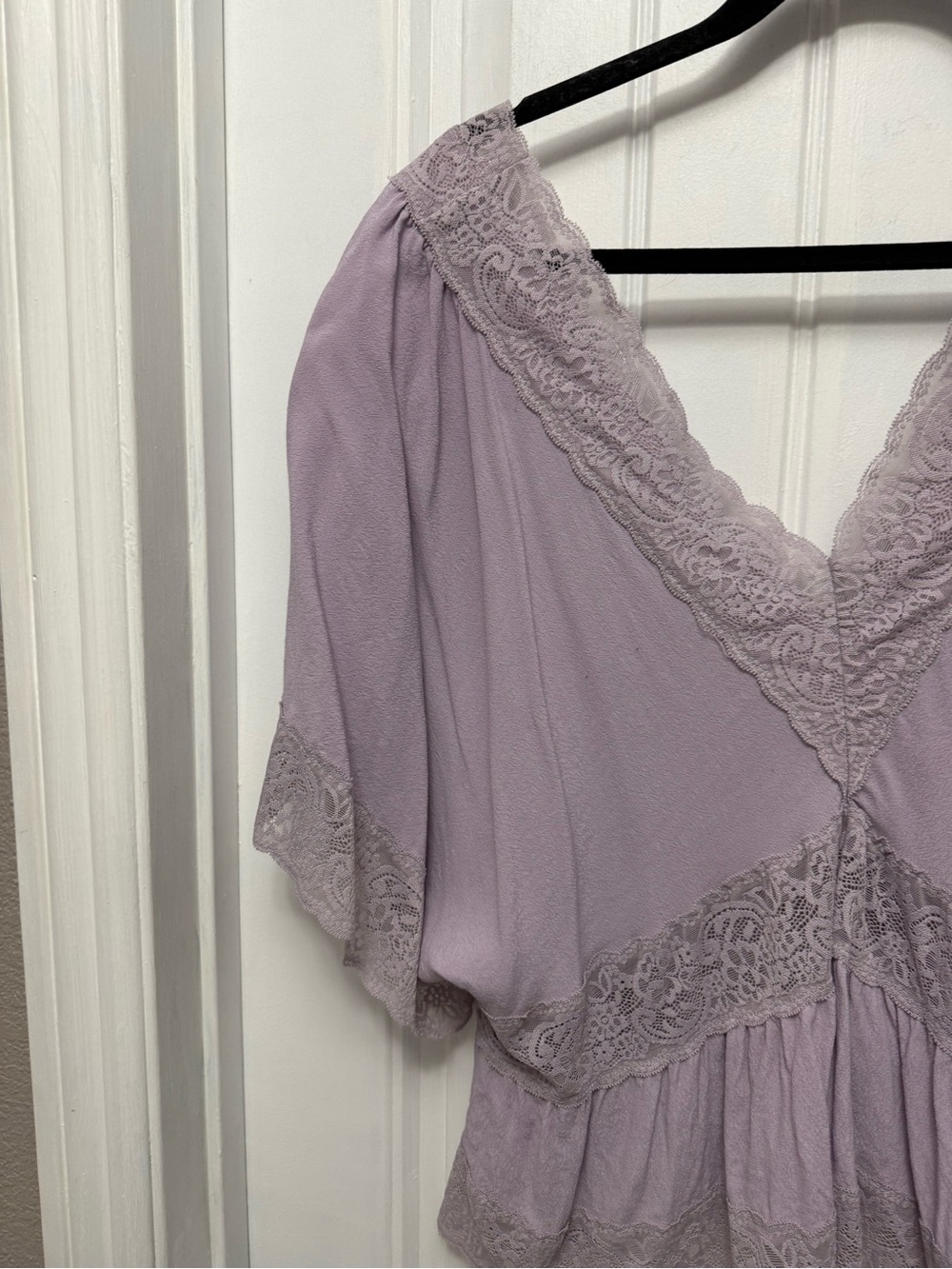 Forever 21+ Lavender Purple Button Up Lace Vneck Crop Top Size 2X (5-7) - Picture 9 of 12